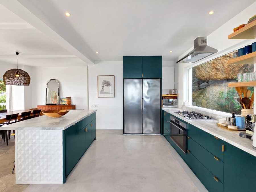 To Let 7 Bedroom Property for Rent in Bantry Bay Western Cape